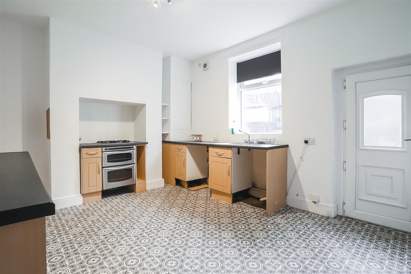 3 Bed Mid Terrace House For Sale - Main Image
